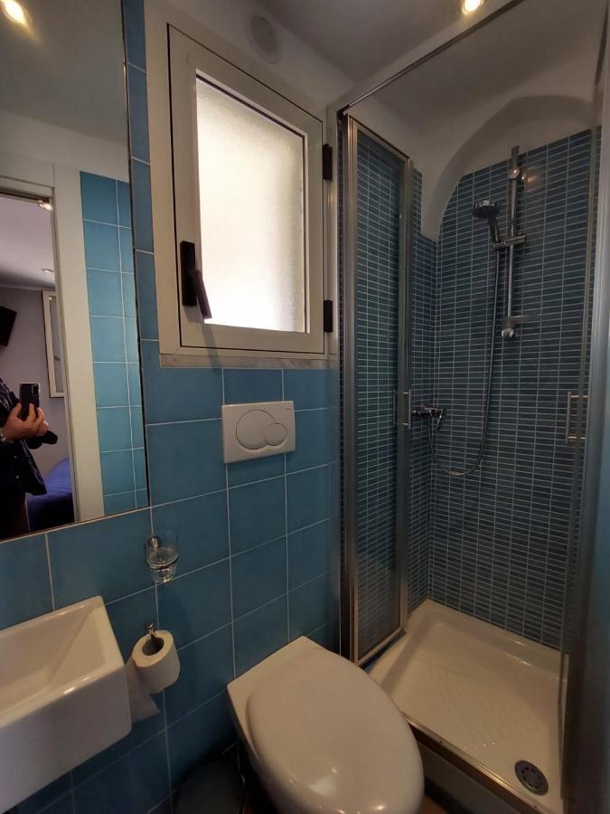 La Stanza Sul Porto Di Amalfi Camera Piccina Piccina Con Bagno Privato E Terrazzino Vista Mare Zewnętrze zdjęcie